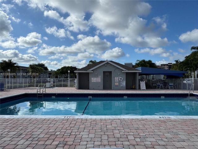 471 NE 210th Circle Terrace 103, Miami, FL 33179