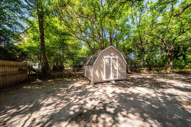 2620 Woodlawn Avenue, North Charleston, SC 29405