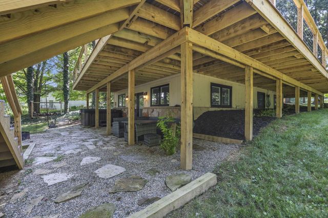 406 Crabapple Drive, Howard, OH 43028