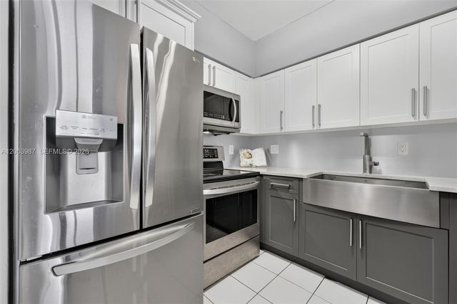 7441 Wayne Avenue 8G, Miami Beach, FL 33141