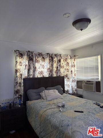6250 Halbrent Avenue, Van Nuys (los Angeles), CA 91411