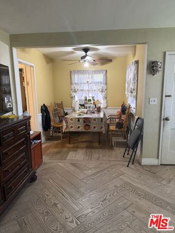 6250 Halbrent Avenue, Van Nuys (los Angeles), CA 91411