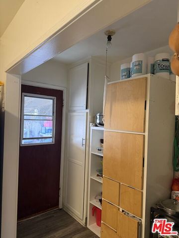 6250 Halbrent Avenue, Van Nuys (los Angeles), CA 91411