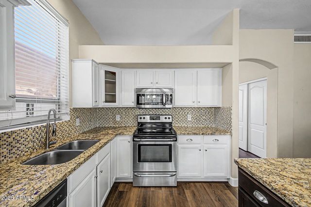 6526 W ORAIBI Drive, Glendale, AZ 85308