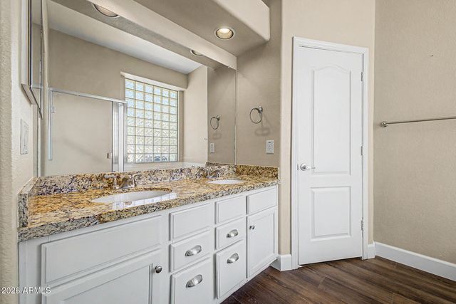6526 W ORAIBI Drive, Glendale, AZ 85308