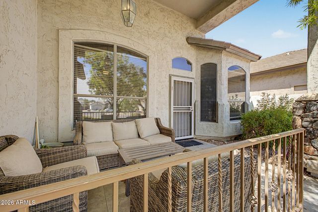 6526 W ORAIBI Drive, Glendale, AZ 85308