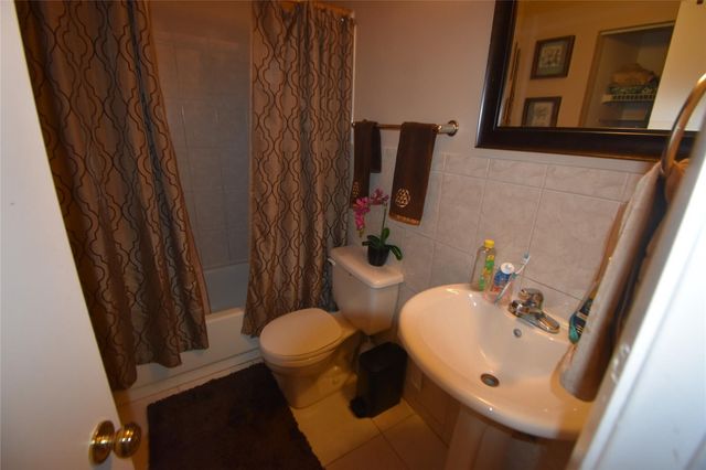 6572 Bayfront Drive, Margate, FL 33063