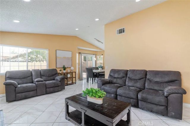 3243 E Avenue S3, Palmdale, CA 93550