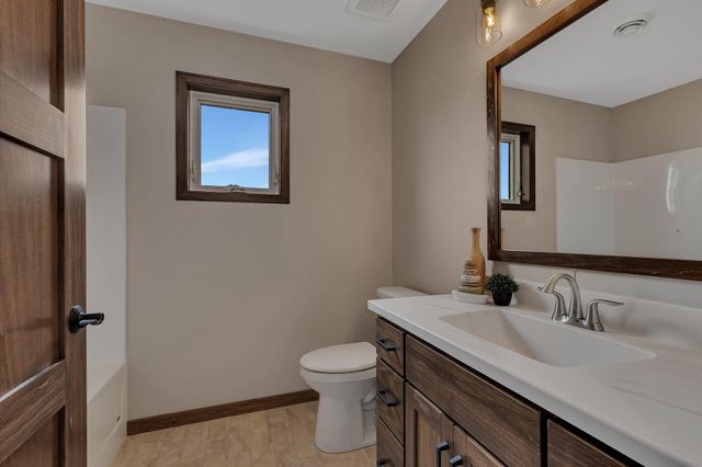 2000 Sandstone Loop N, Sartell, MN 56377