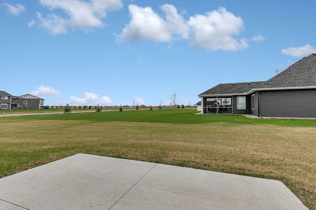 2000 Sandstone Loop N, Sartell, MN 56377