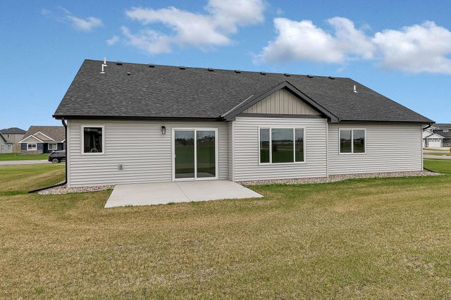 2000 Sandstone Loop N, Sartell, MN 56377