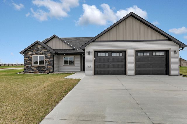 2000 Sandstone Loop N, Sartell, MN 56377