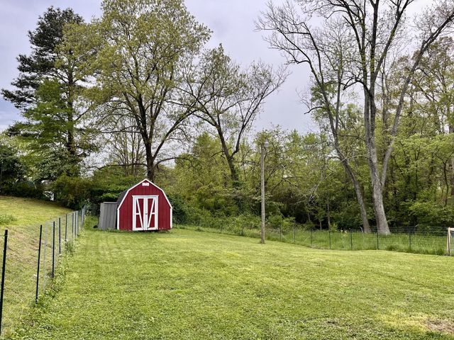 890 19th Ave, W, Springfield, TN 37172