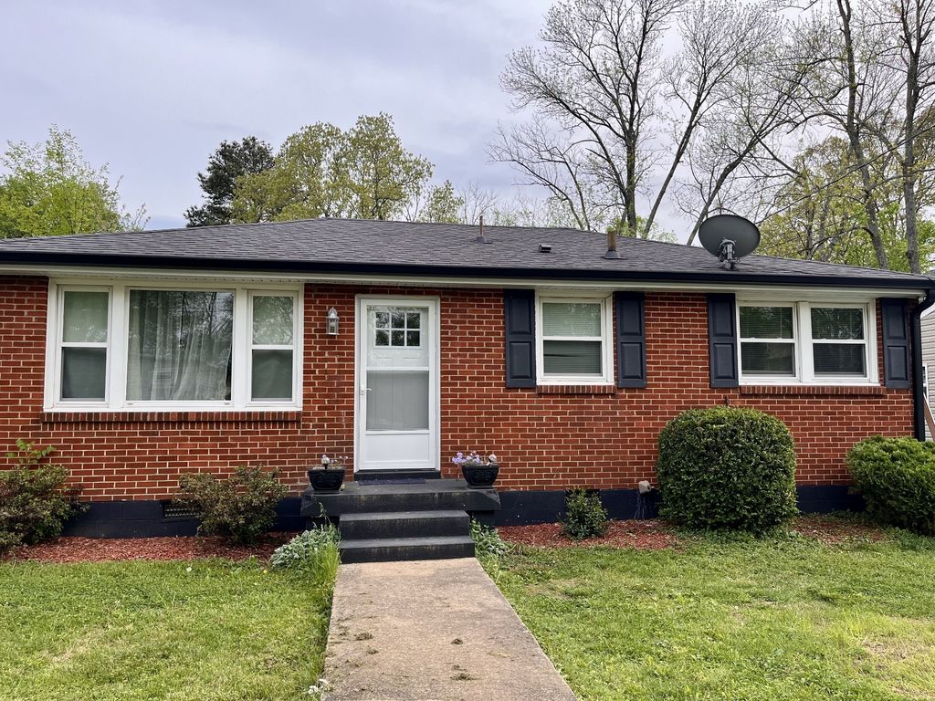 890 19th Ave, W, Springfield, TN 37172