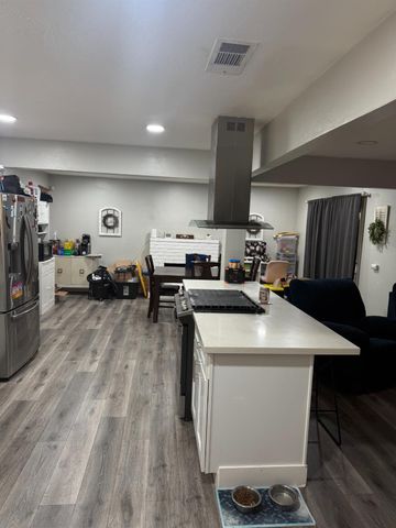 4686 N Kavanagh Avenue, Fresno, CA 93705