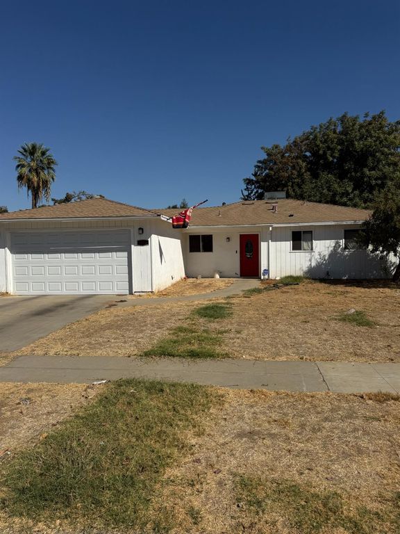 4686 N Kavanagh Avenue, Fresno, CA 93705