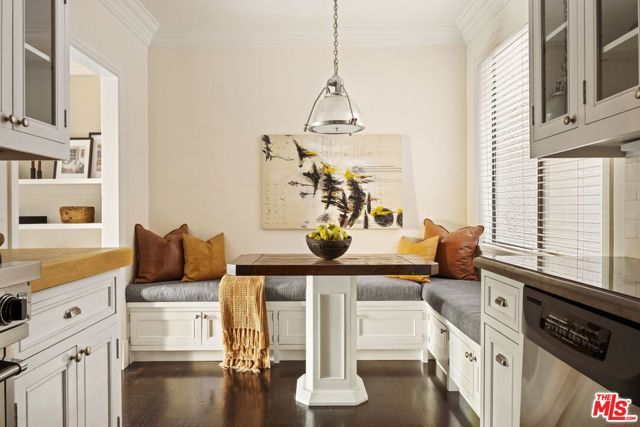 8455 Fountain Avenue 411, West Hollywood, CA 90069