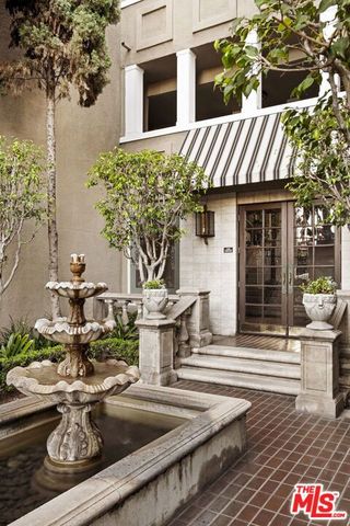 8455 Fountain Avenue 411, West Hollywood, CA 90069