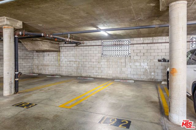 8455 Fountain Avenue 411, West Hollywood, CA 90069