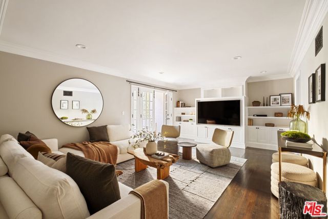 8455 Fountain Avenue 411, West Hollywood, CA 90069