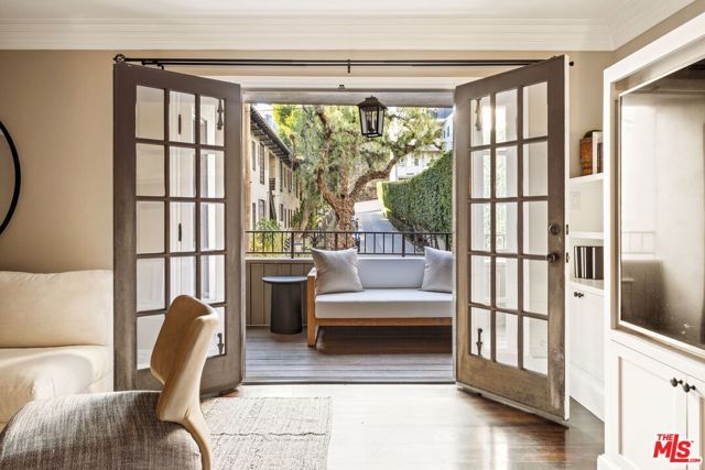 8455 Fountain Avenue 411, West Hollywood, CA 90069