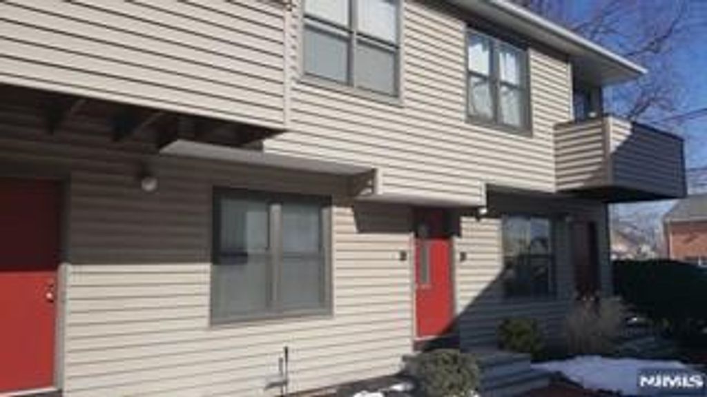 77 Liberty Street 33, Little Ferry, NJ 07643