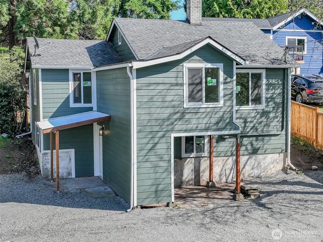 1023 SW Roxbury Street, Seattle, WA 98106
