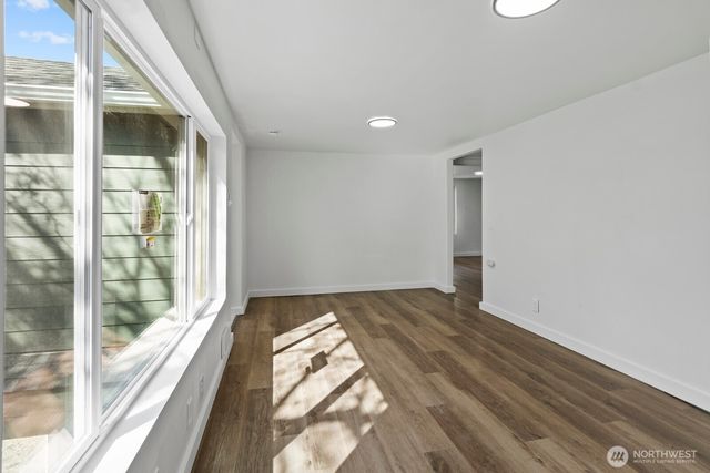 1023 SW Roxbury Street, Seattle, WA 98106