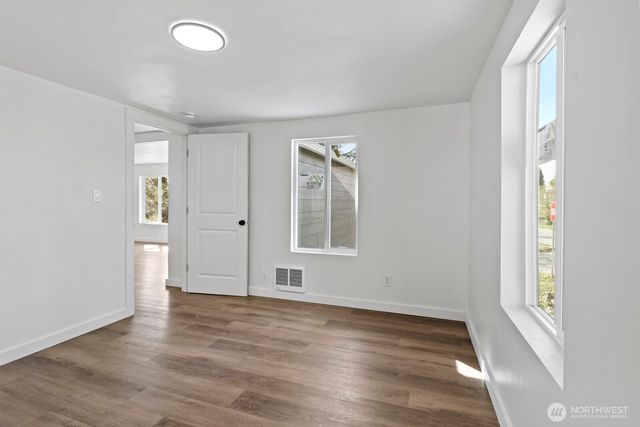 1023 SW Roxbury Street, Seattle, WA 98106