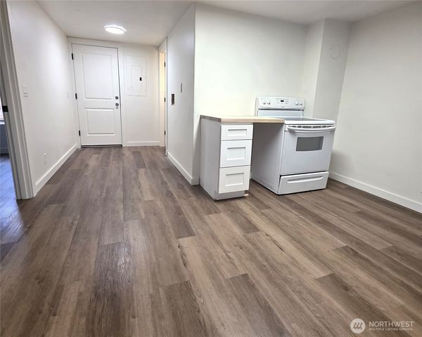 1023 SW Roxbury Street, Seattle, WA 98106