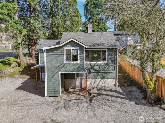 1023 SW Roxbury Street, Seattle, WA 98106