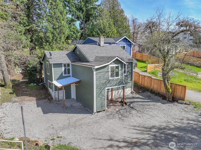 1023 SW Roxbury Street, Seattle, WA 98106