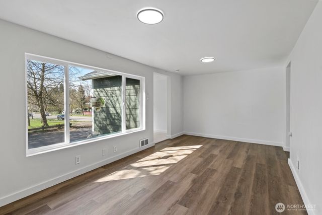 1023 SW Roxbury Street, Seattle, WA 98106