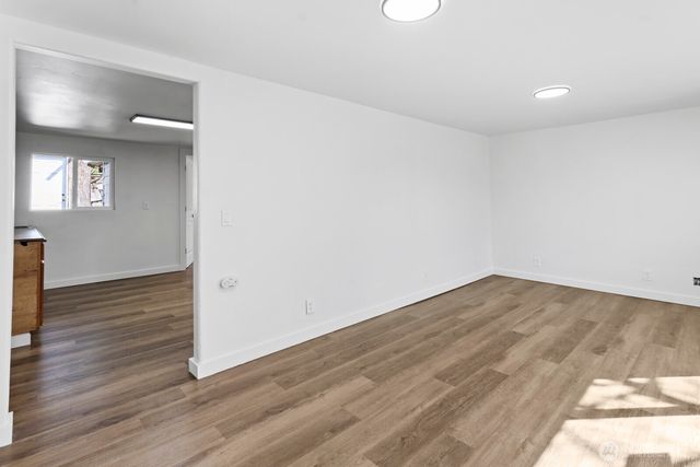 1023 SW Roxbury Street, Seattle, WA 98106