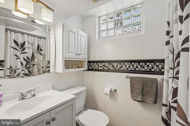 565 DOMINO LN, Philadelphia, PA 19128