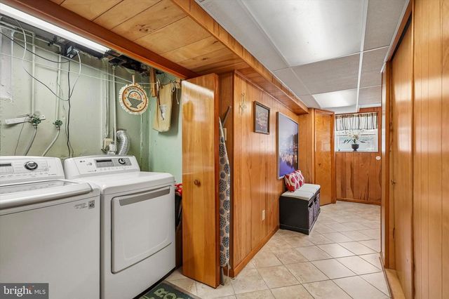 565 DOMINO LN, Philadelphia, PA 19128