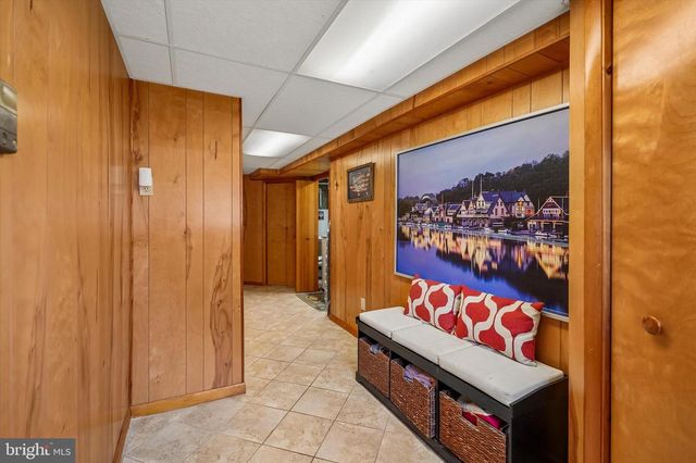565 DOMINO LN, Philadelphia, PA 19128
