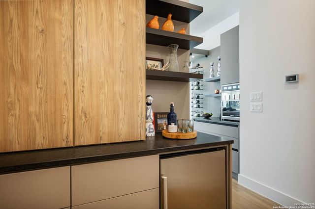 211 Wellesley Hill, Shavano Park, TX 78231