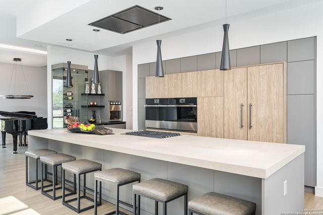 211 Wellesley Hill, Shavano Park, TX 78231