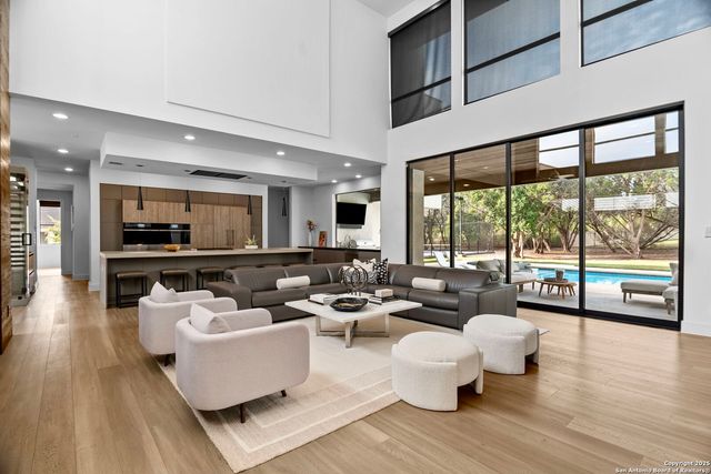 211 Wellesley Hill, Shavano Park, TX 78231