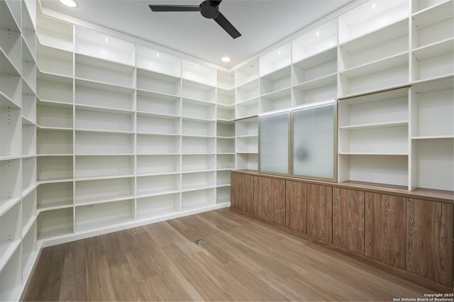 211 Wellesley Hill, Shavano Park, TX 78231