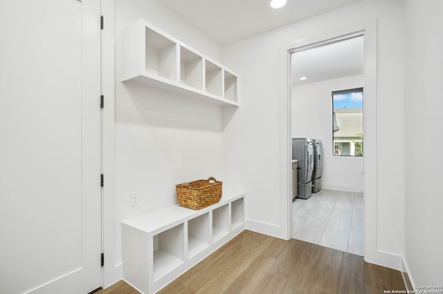 211 Wellesley Hill, Shavano Park, TX 78231