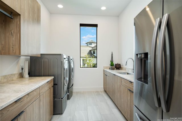 211 Wellesley Hill, Shavano Park, TX 78231