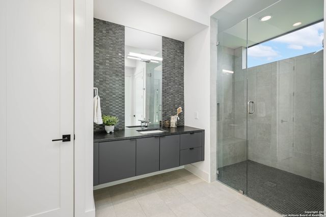 211 Wellesley Hill, Shavano Park, TX 78231