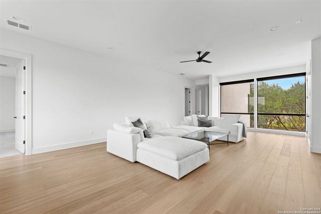 211 Wellesley Hill, Shavano Park, TX 78231