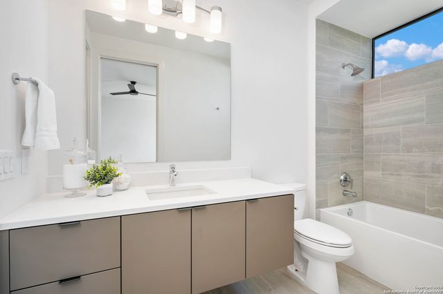 211 Wellesley Hill, Shavano Park, TX 78231