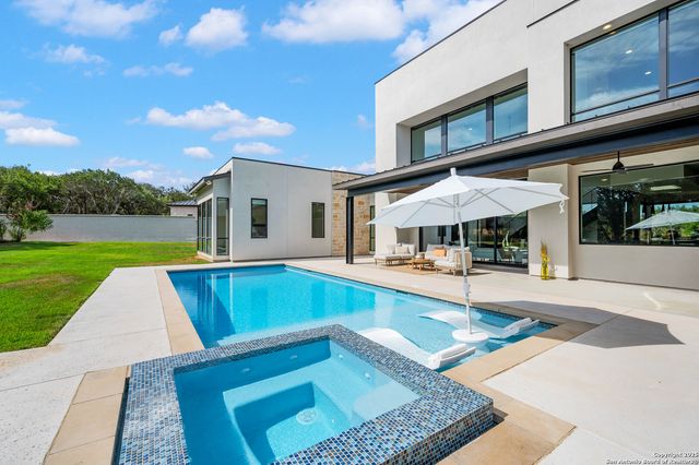 211 Wellesley Hill, Shavano Park, TX 78231