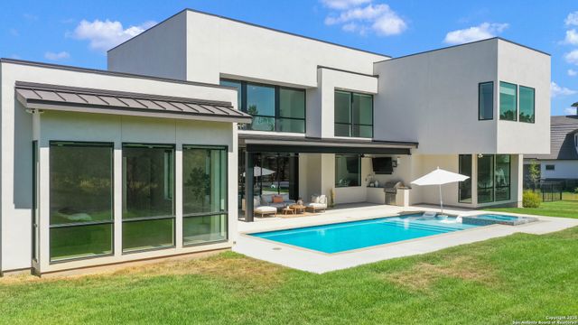 211 Wellesley Hill, Shavano Park, TX 78231