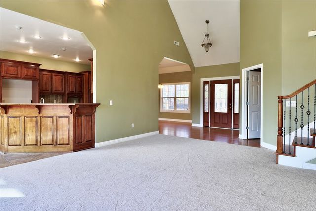 15076 Crawford Point Road, Rogers, AR 72756