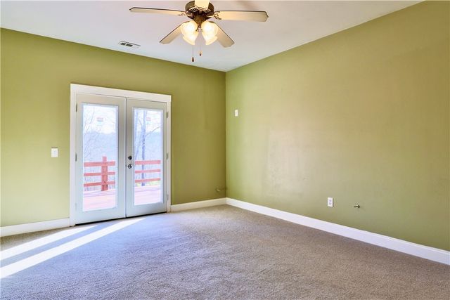 15076 Crawford Point Road, Rogers, AR 72756